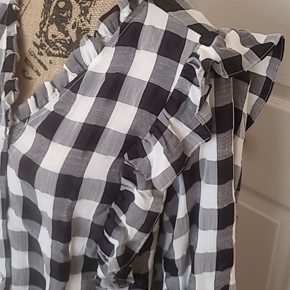 🖤 Black and white checked blouse - Picture 2 of 5